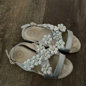Silver diamond flower, Ugg girls sandal